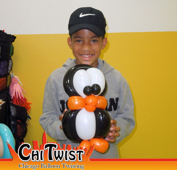Chubby penguin balloon